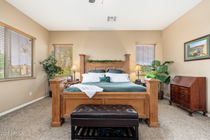 1074 E Carla Vista Ct - 25