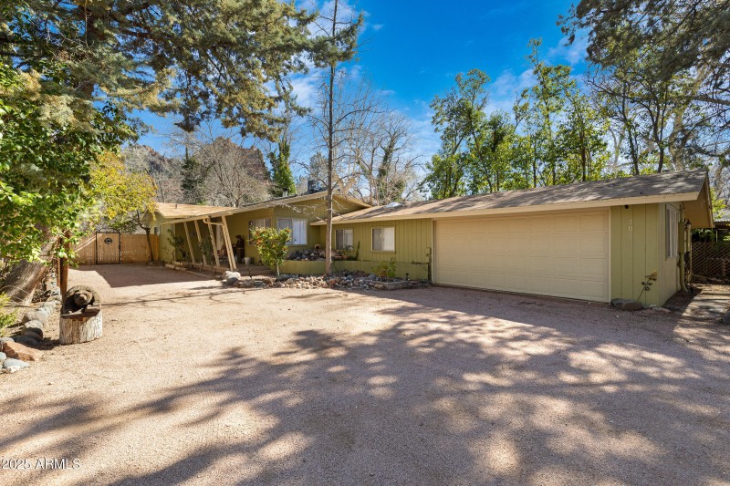 305 Bear Wallow Ln-1