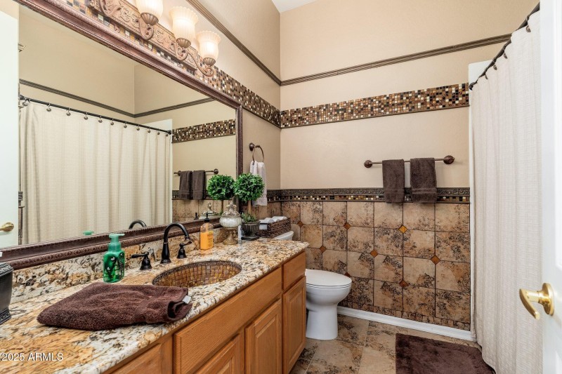 1074 E Carla Vista Ct - 35