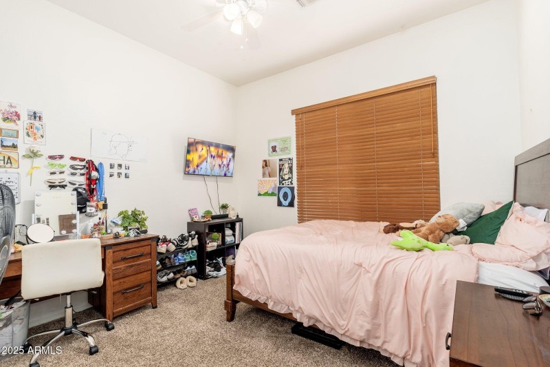 1074 E Carla Vista Ct - 36