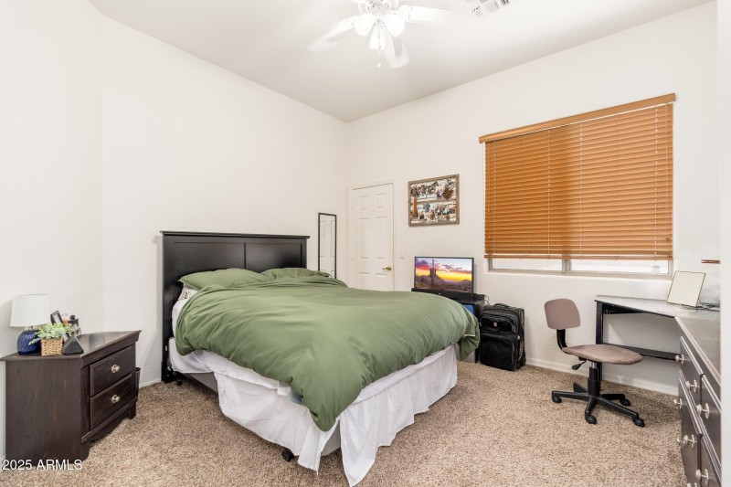 1074 E Carla Vista Ct - 37