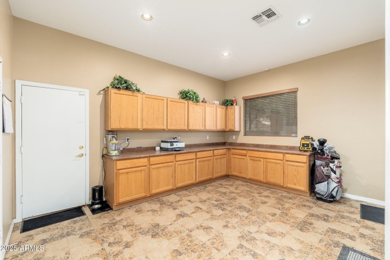 1074 E Carla Vista Ct - 40