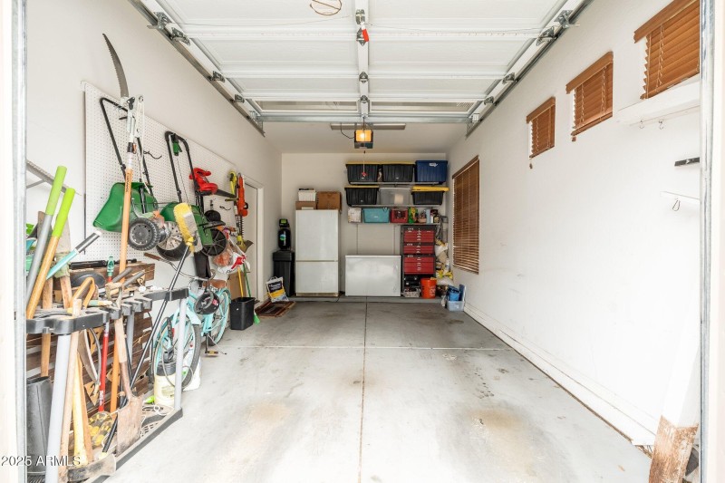1074 E Carla Vista Ct - 42