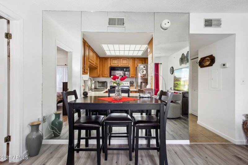 9-web-or-mls-10330-w-thunderbird-blvd-ap