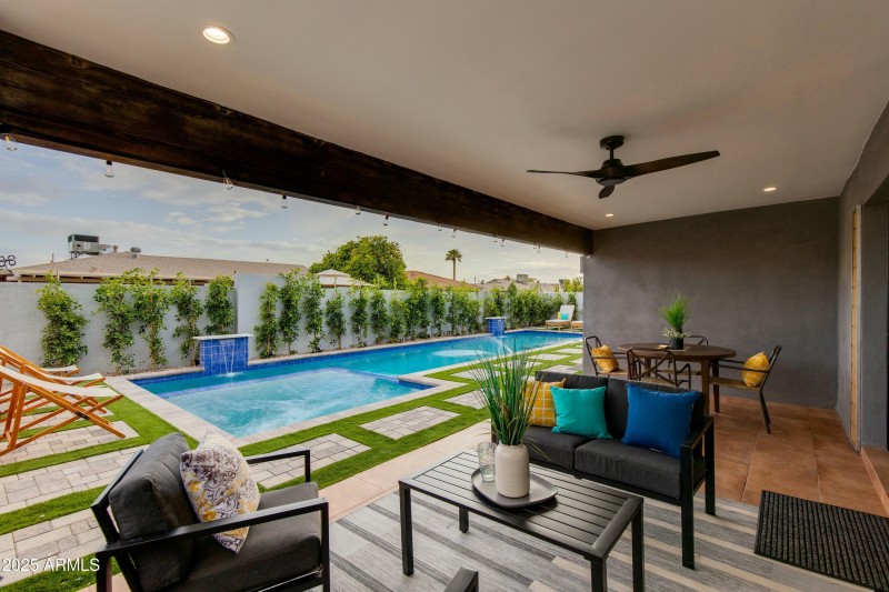 POOL VIEW WITH WATER FEATURES
