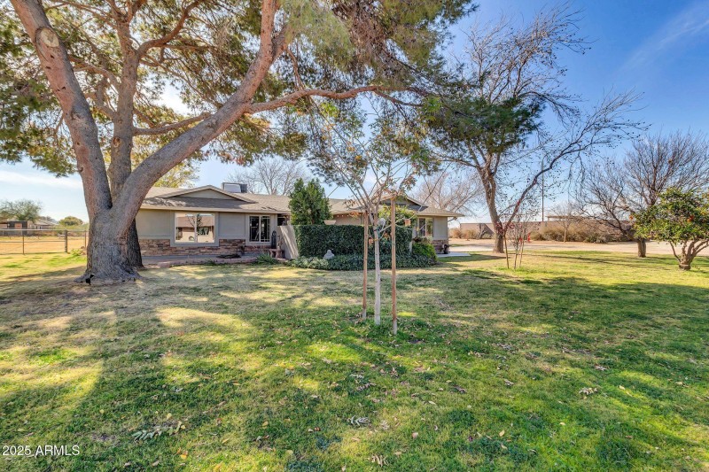 2017 E Willis Rd-2