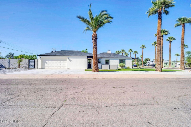 2926 N 16th Ave-2