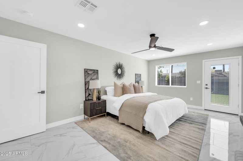 2926 N 16th Ave-27