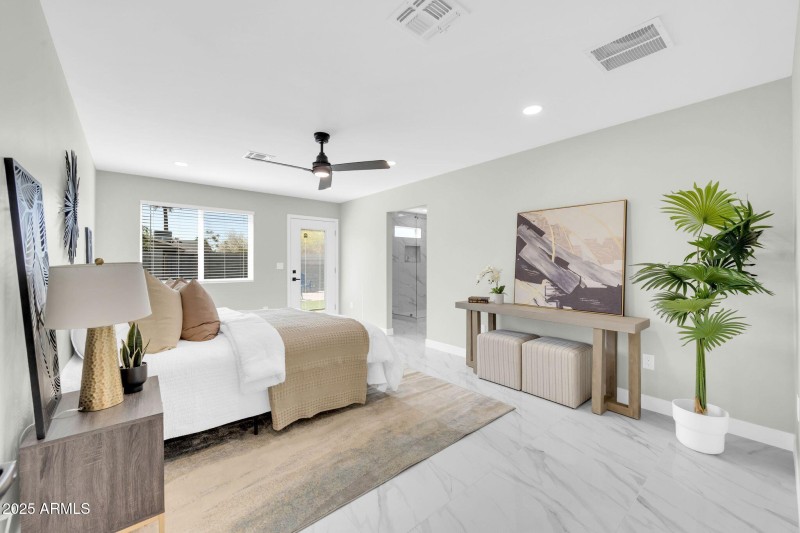 2926 N 16th Ave-28