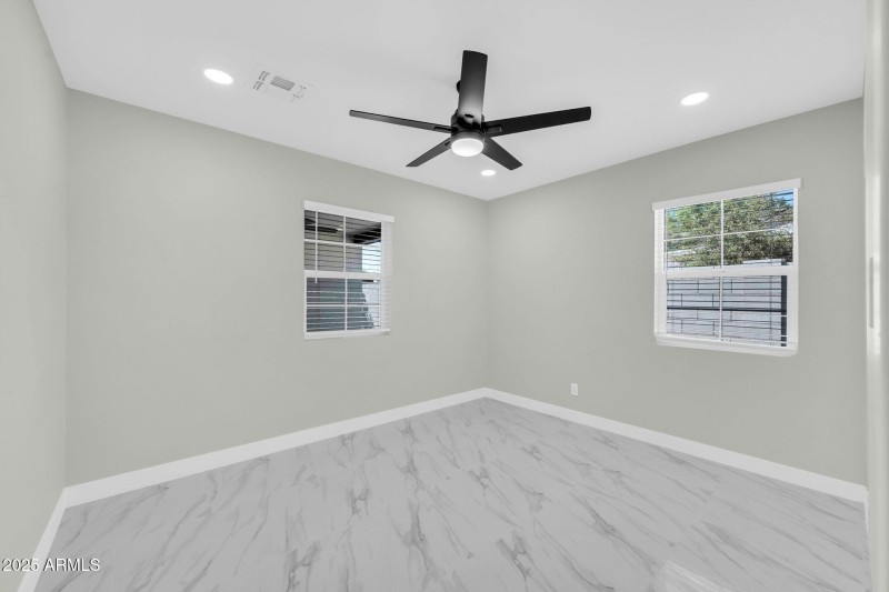 2926 N 16th Ave-38