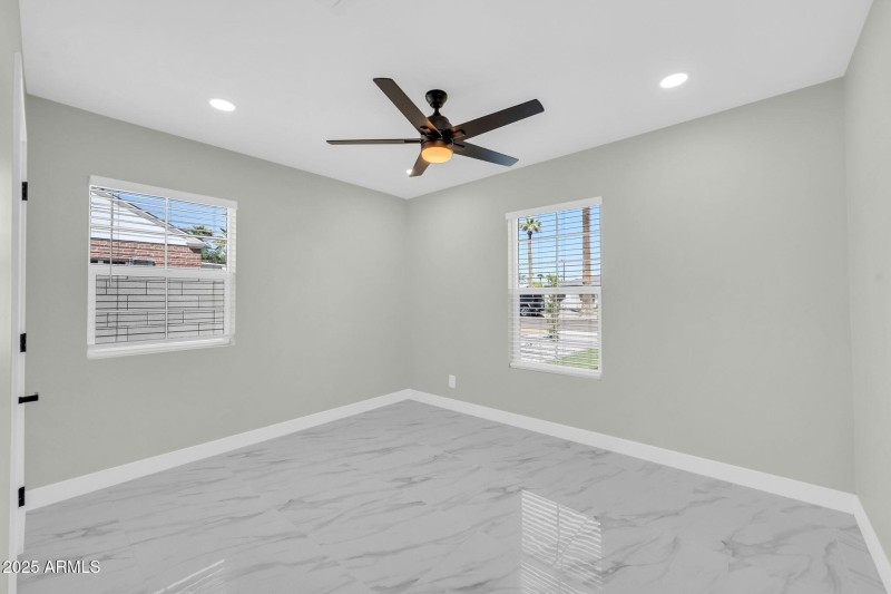 2926 N 16th Ave-42