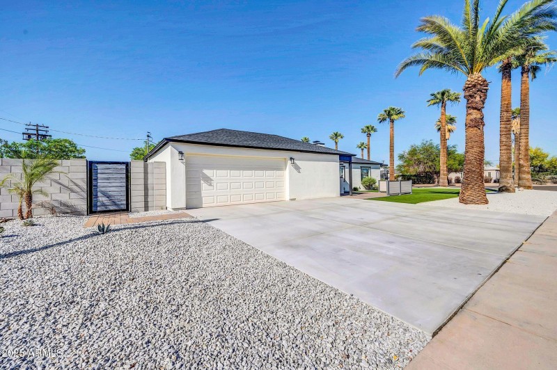 2926 N 16th Ave-44