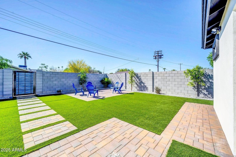 2926 N 16th Ave-48