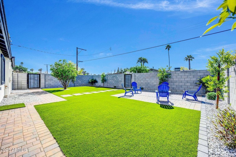 2926 N 16th Ave-49