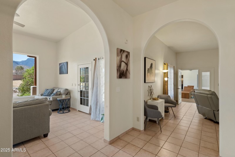 Interior 8