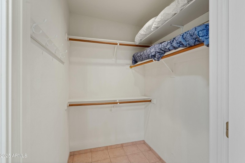 Interior 32
