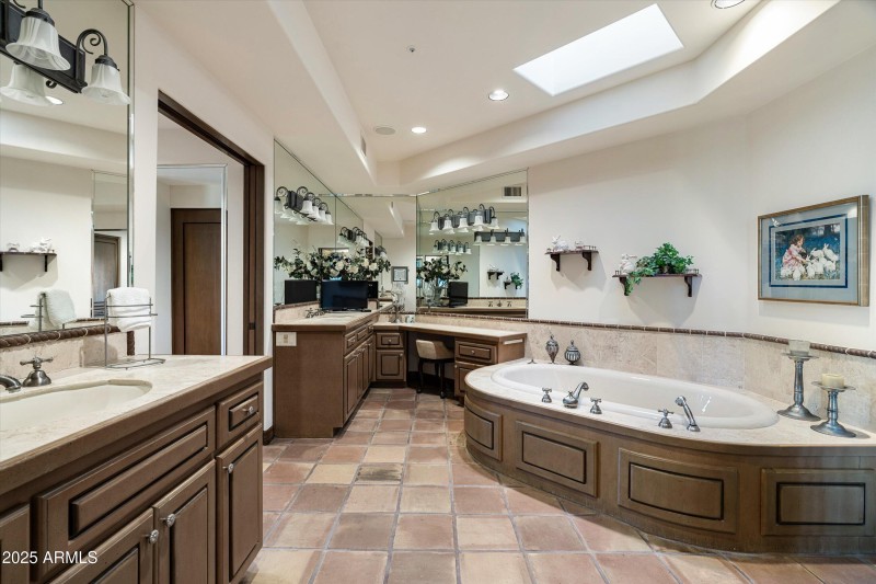 Primary bath