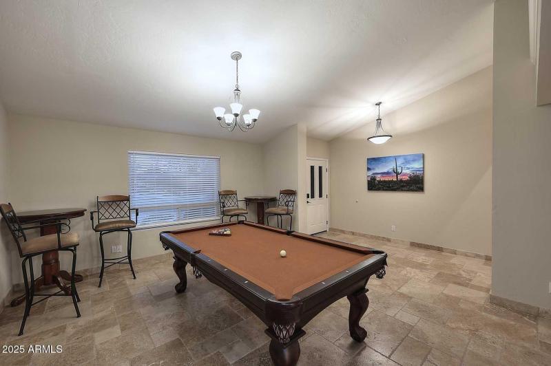 Night-Billiard-Living Room2