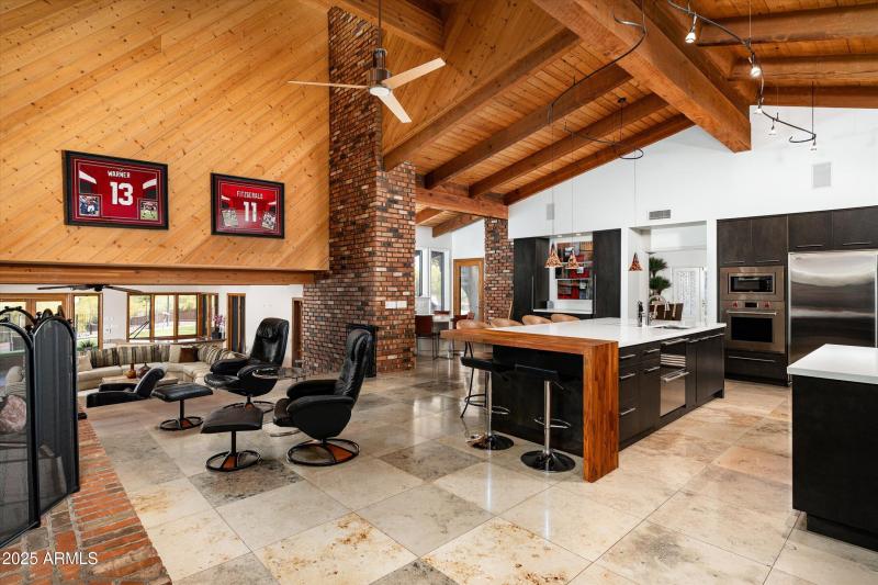 010-6830 N 46th Pl (10 of 102)