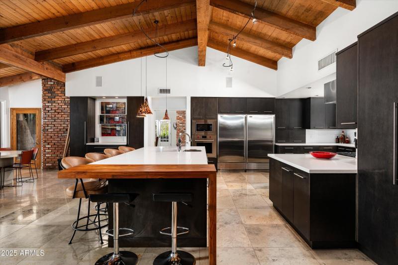 013-6830 N 46th Pl (13 of 102)