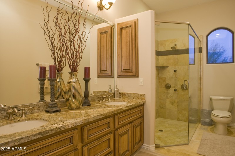 Guest Bath/double sinks