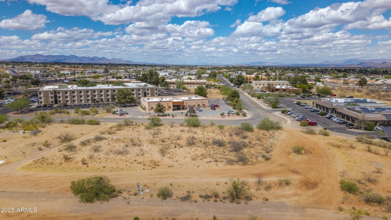 Close to multiple commercial plazas