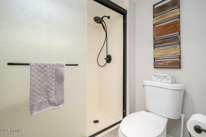 Private Toilet & Shower Room