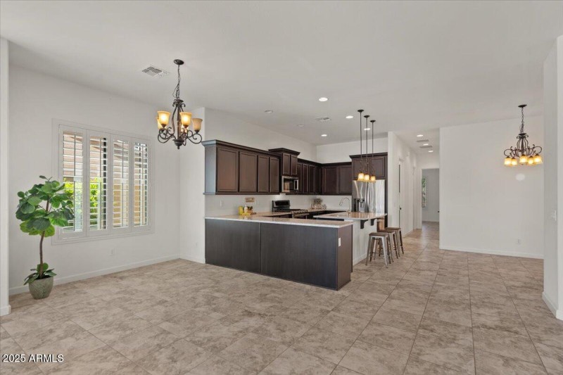 11-Dining & Kitchen
