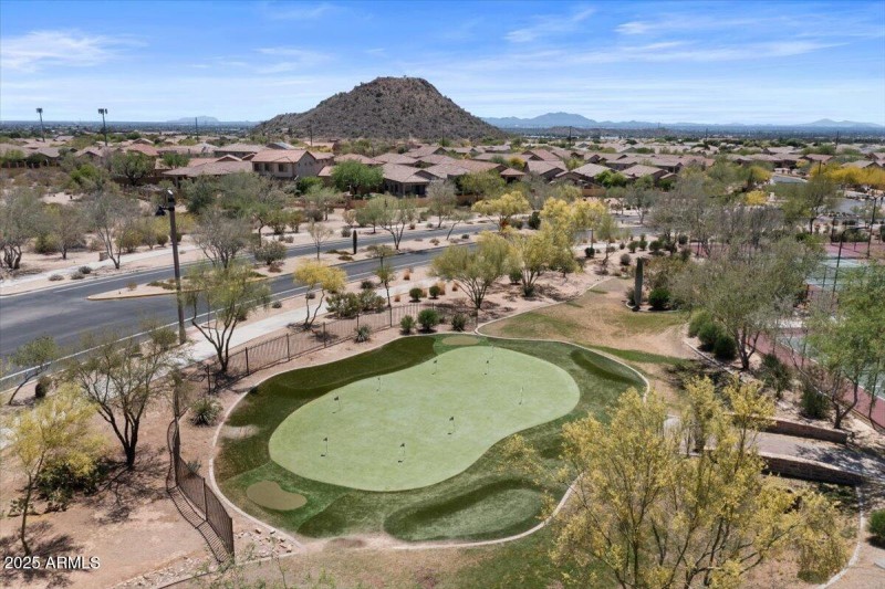 41-Community putting green
