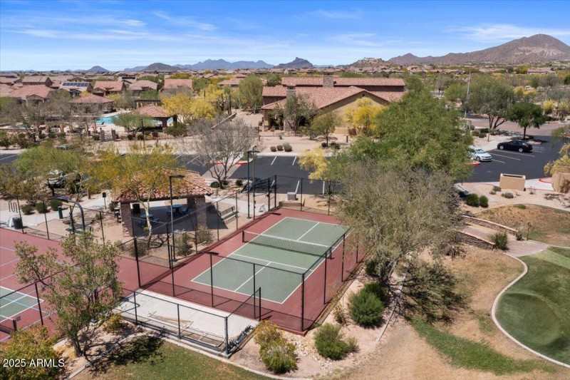 42-Community tennis