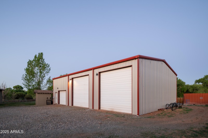 Garage/Shed