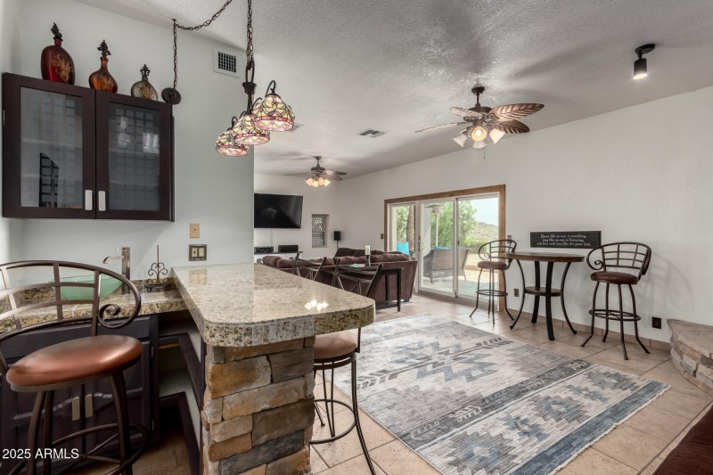 27 Wet Bar