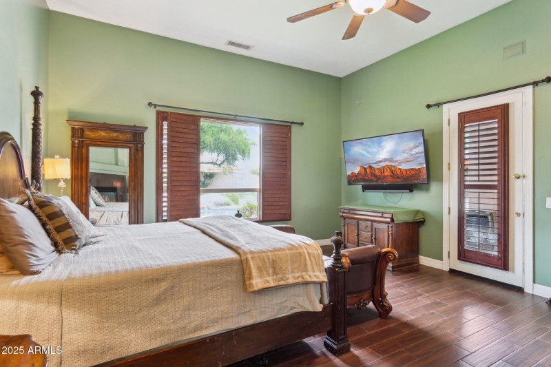 19-web-or-mls-6428-w-eugie-ave