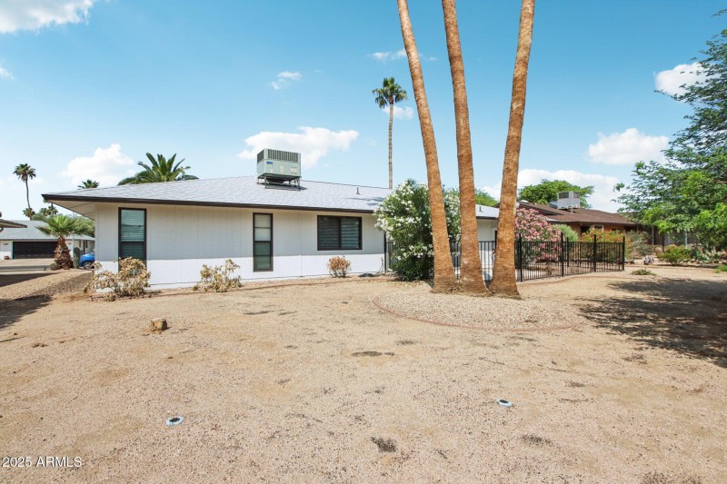 8-web-or-mls-W Paintbrush Dr-0506-008