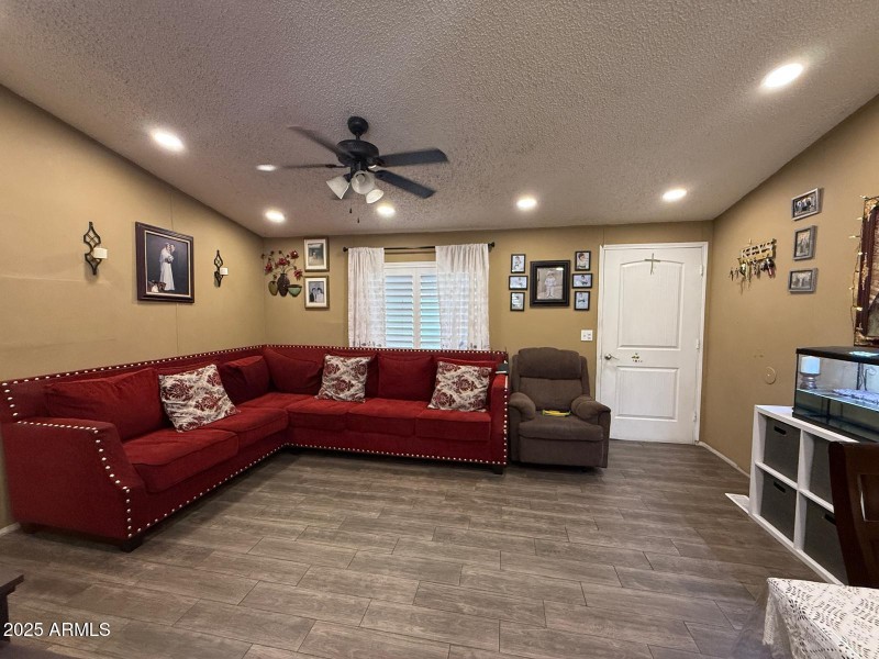 7eacfb39-9ad6-4e03-91f7-6fb911f0cbc9