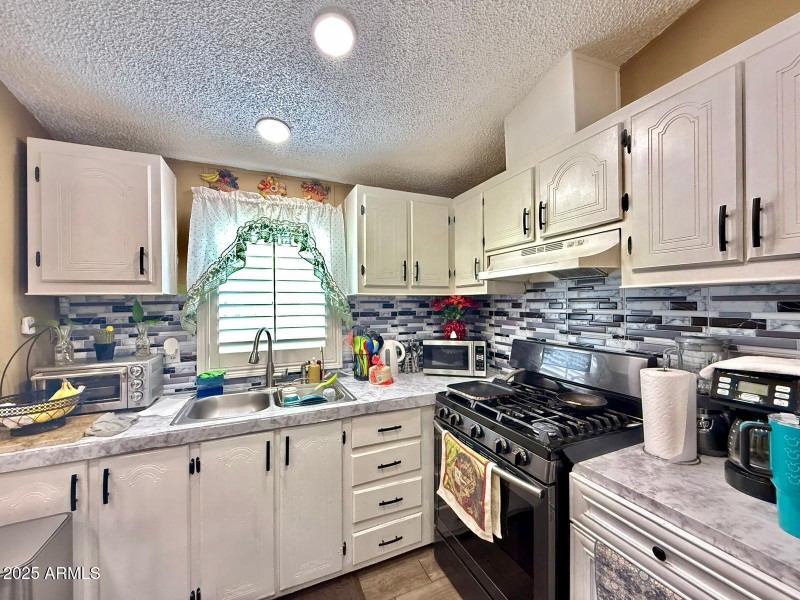 9207b7ce-c610-41f7-b726-846224996e1e