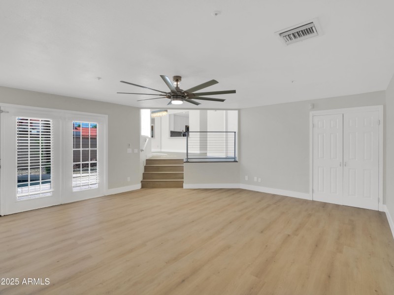 na 113 fr stairs to dinning kitchen 6-25