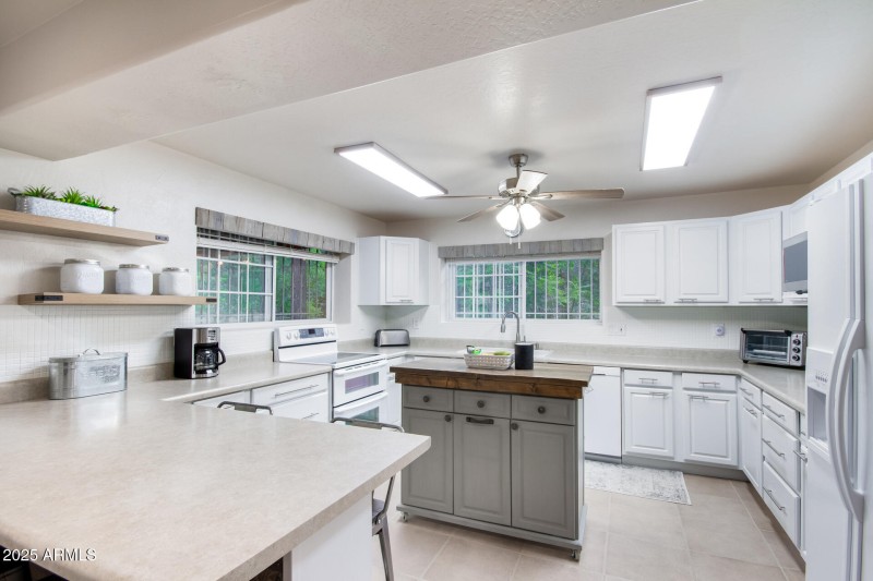 Ton's of natural light