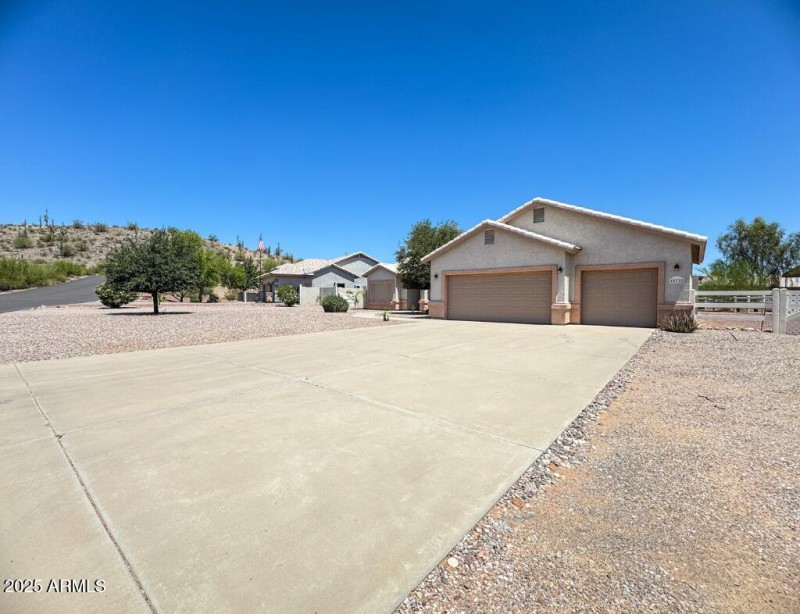 10722 W Quartz Dr (2)