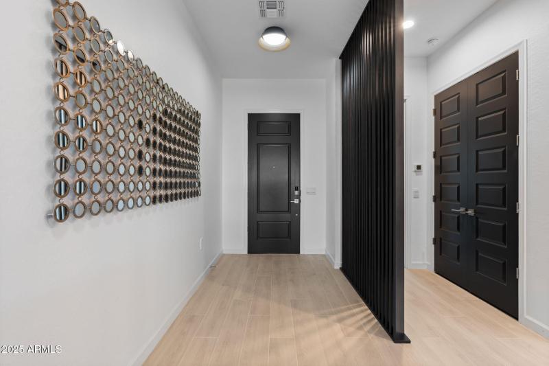 4-web-or-mls-21315-n-59th-ter