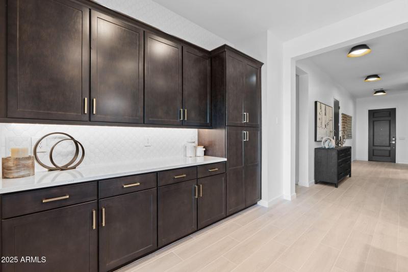 19-web-or-mls-21315-n-59th-ter