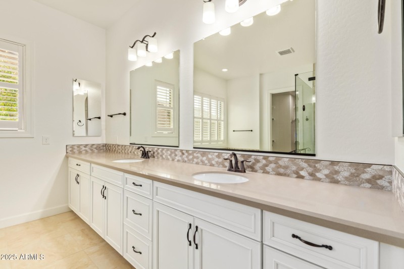 Mstr. Ensuite