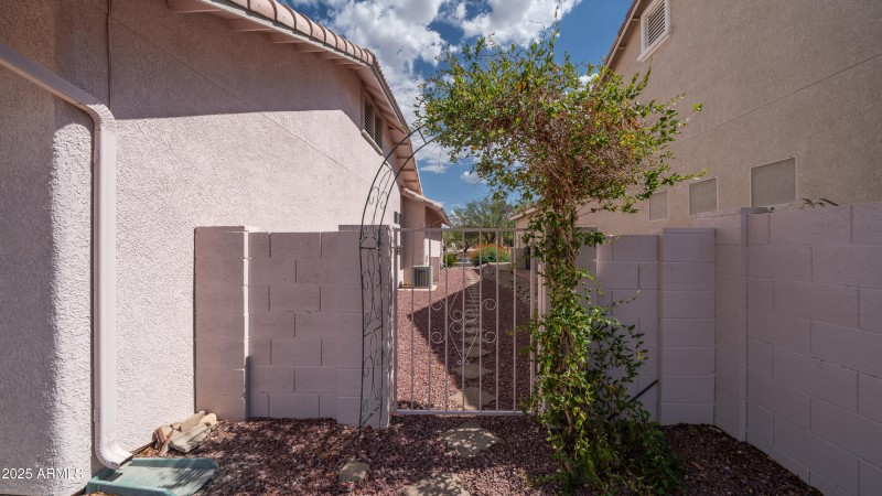 Exterior - 2389 Locksley Dr-8