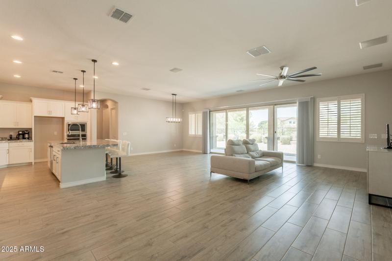 13-web-or-mls-Stonegate-13