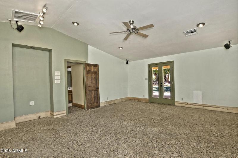 Great Room-031-037-1500x1000