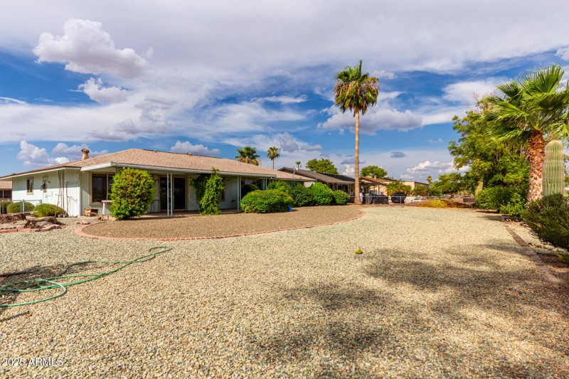 33 Crestbrook