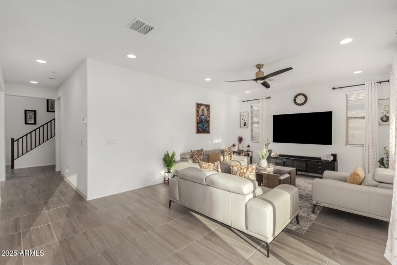 14 - Family Room