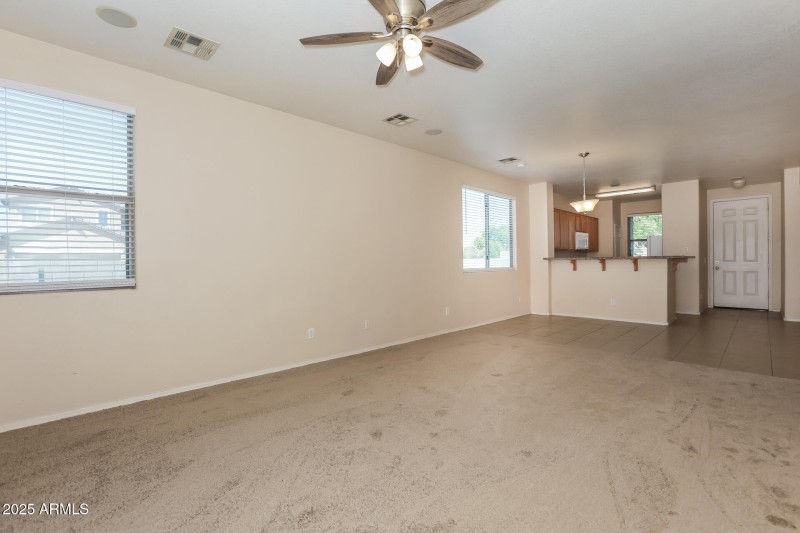 002-photo-living-room-13214474
