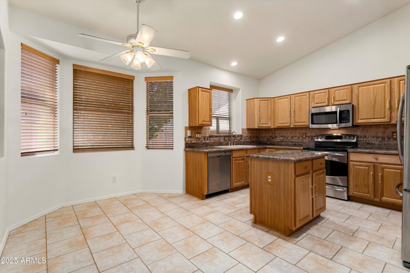 Kitchen & Breakfast Room Unstaged!