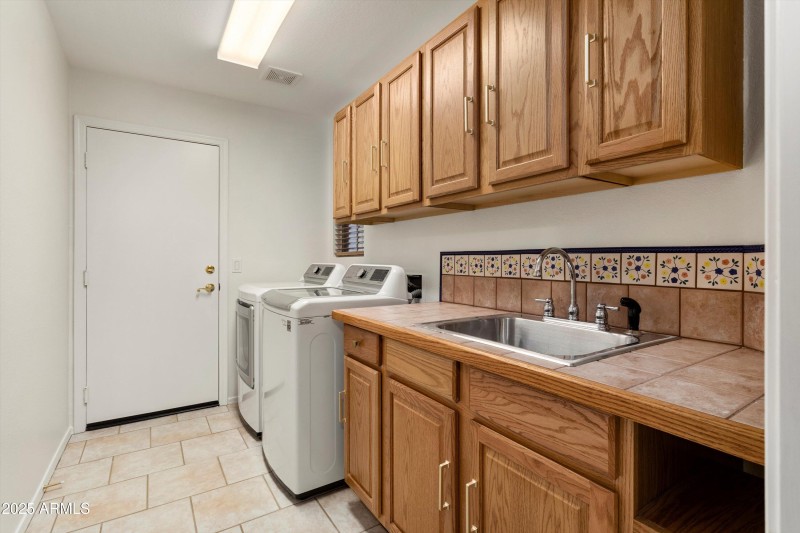 Nice Laundry Room!
